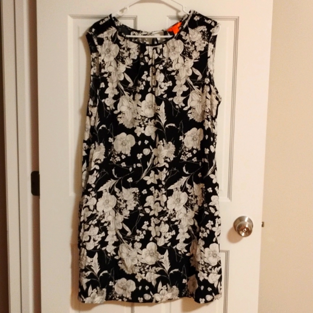Joe Fresh Black And White Floral dress Size 14